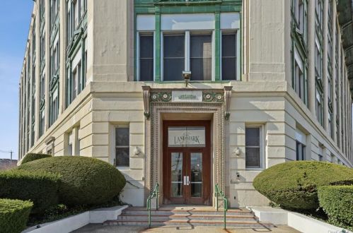 1 Landmark Sq, Rye Brook NY  10573-3348 exterior