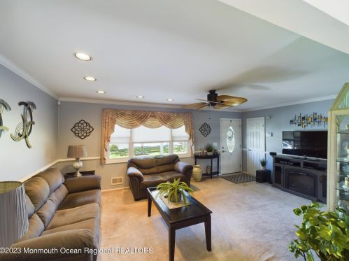 300 Albert Ave, Lakewood NJ  08701-5405 exterior