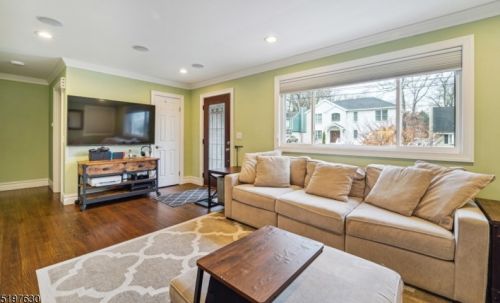 83 Mcnomee St, Oakland NJ  07436-2609 exterior