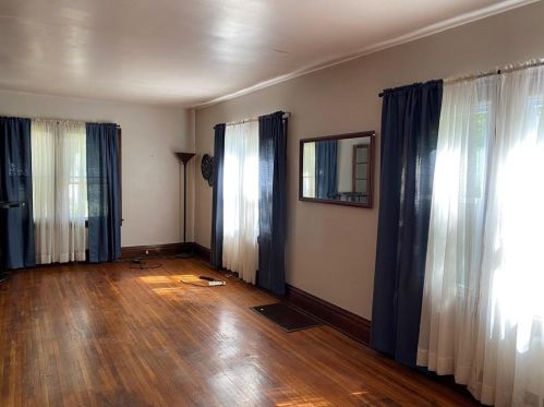 694 Chestnut St, Meadville PA  16335-2304 exterior