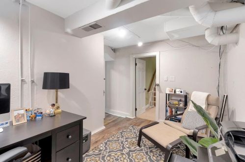 3935 Eileen Dr, Cincinnati OH 45209-2016 exterior