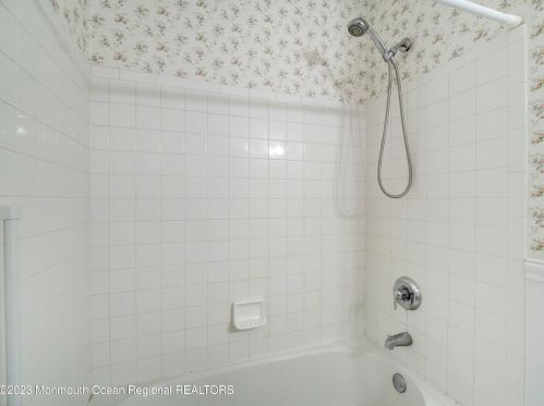 3 Foxwood Rd, Lakewood NJ  08701-5729 exterior