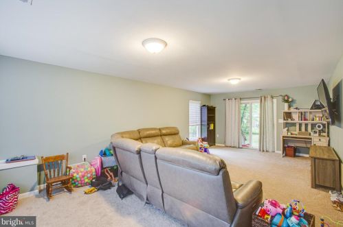 203 Spotslee Dr, Spotsylvania VA  22551-2533 exterior