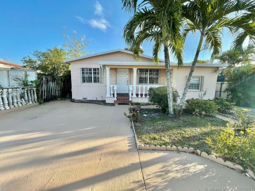 474 20th St, Hialeah, FL 33010-2426