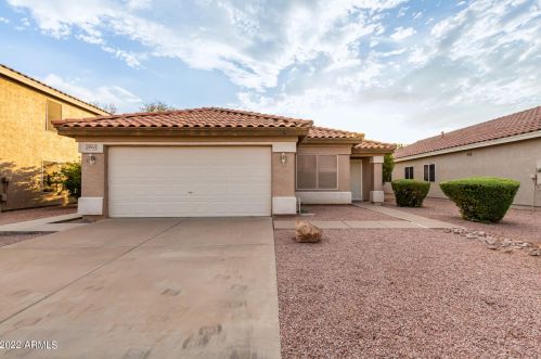 2864 81st St, Mesa, AZ 85212-1636