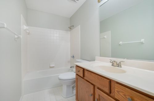 8424 Woodcreek Dr, Florence KY  41042-8261 exterior