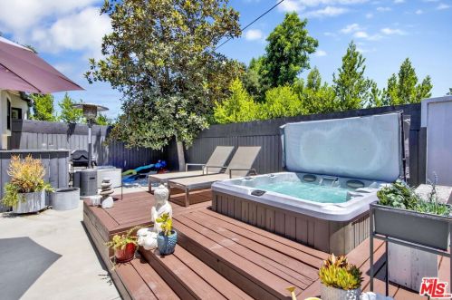 12202 Hartsook St, North Hollywood CA  91601-3961 exterior