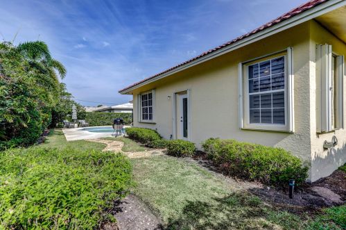 1241 Bimini Ln, West Palm Beach FL  33404-2770 exterior