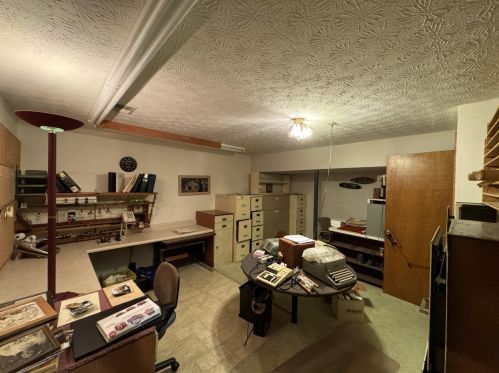 1 Cedar Pt, Newport KY  41076-1743 exterior