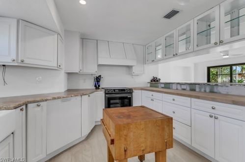 120 Albatross St, Fort Myers Beach FL  33931-4501 exterior