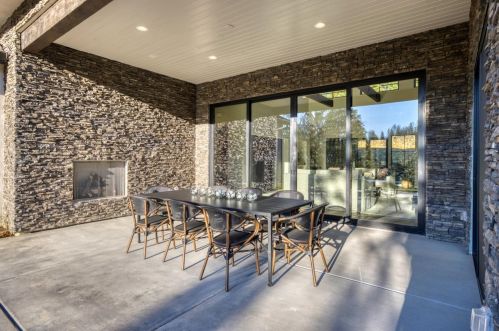 16668 Winchester Club Dr, Meadow Vista, CA 95722-9371