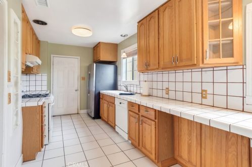 661 Harvard Pl, Ontario CA  91762-1903 exterior