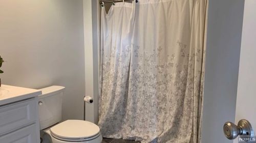 1098 Ash Dr, Mahwah NJ  07430-2383 exterior