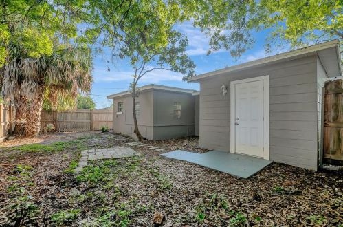 9780 Park Lake Dr, Pinellas Park FL  33782-3563 exterior
