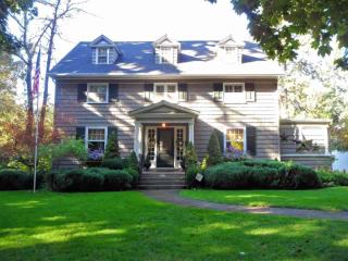 735 24th Ave, Spokane, WA 99203-3326
