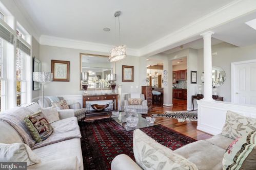 19376 Ml Dm Pl, Leesburg VA 20176-1637 exterior