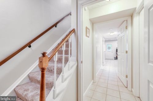 10902 Barton Hill Ct, Herndon VA  20191-5000 exterior