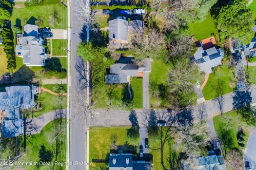 4 Laurel Dr, Little Silver NJ 07739-1416 exterior