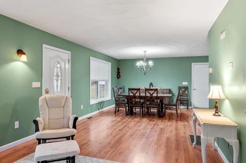 47 Old Woods Rd, Northwood NH  03261-3856 exterior