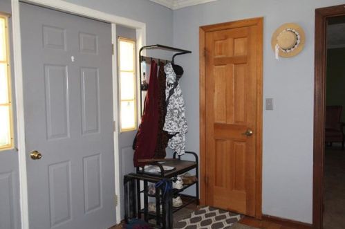 9 Gratz St, Penn, PA 15675-9608