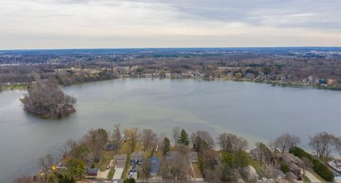 5108 Wickert Dr, West Bend WI  53095-9235 exterior