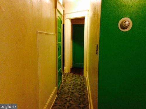 37 Delawareview Ave, Trenton NJ 08618-5607 exterior