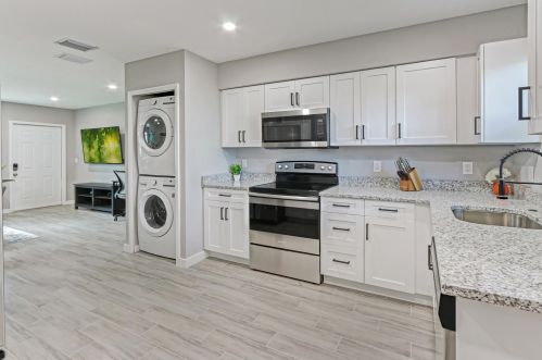 262 12th St, Delray Beach FL  33444-2916 exterior