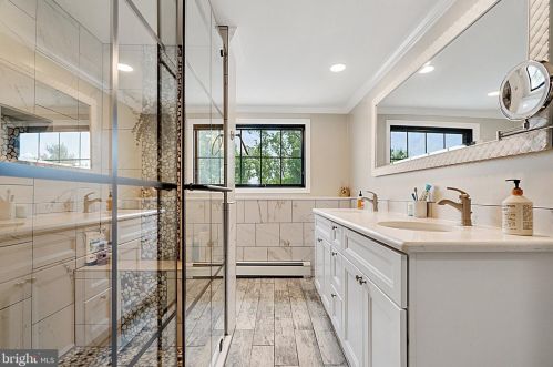 135 Marmic Dr, Southampton PA 18966-1725 exterior