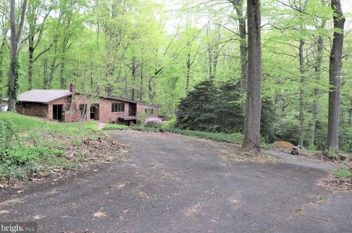 27 Grist Mill Rd, Glen Mills, PA 19342-1629