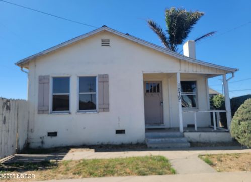 1079 Olivera St, Guadalupe, CA 93434-1327