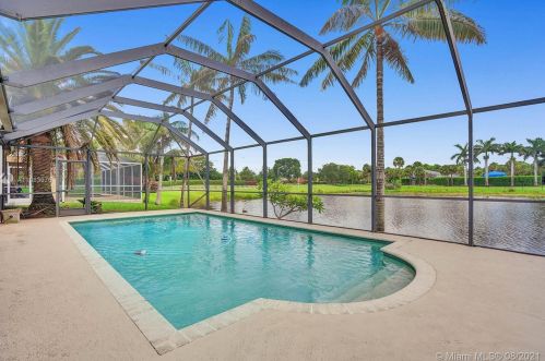 920 203rd Ave, Hollywood FL  33029-3439 exterior