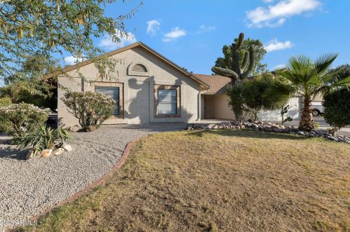 8037 Fairfield St, Mesa, AZ 85207-4942