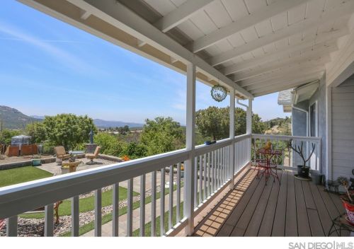1529 Montecito Vis, Alpine CA  91901-2317 exterior