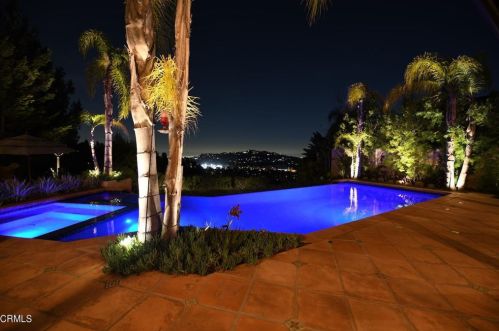 5320 Ivafern Ln, La Canada CA  91011-2811 exterior