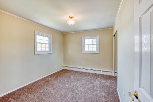 510 Half Hollow Rd, Deer Park NY  11729-1010 exterior