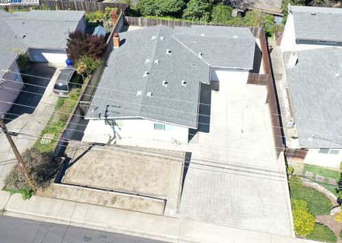 940 Marlesta Rd, Pinole CA  94564-2609 exterior