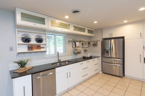 8016 Briarwood Ln, Austin TX 78757-6929 exterior