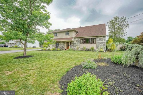 108 Monticello Dr, Riverton, NJ 08077-4378