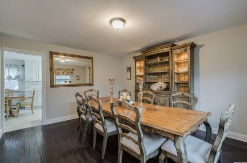 8 Valiant Ct, Mount Sinai NY  11766-2915 exterior