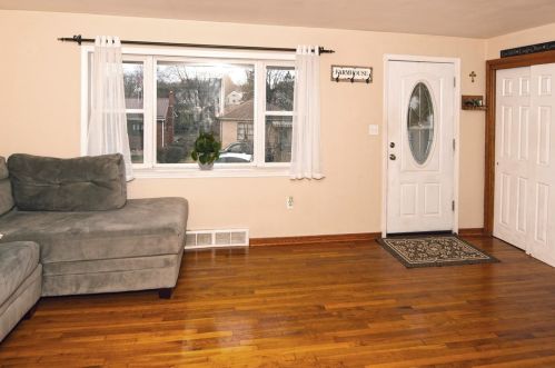 2632 Russell Dr, New Kensington PA  15068-3037 exterior