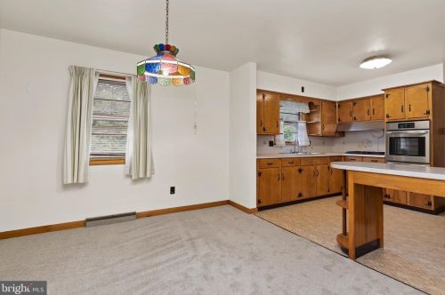 355 7 St, Harrisburg PA 17113-2012 exterior