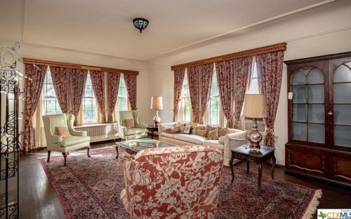 501 Vine St, Victoria TX exterior