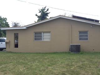 7800 30th St, Hollywood FL  33025-2728 exterior