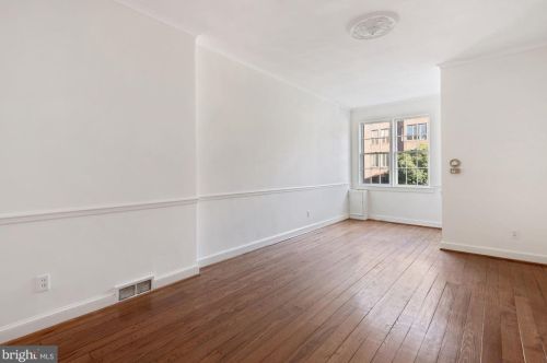 1030 31st St, Washington DC  20007-4405 exterior