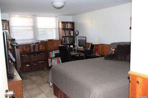 114-19 204th St, Jamaica, NY 11412-1502