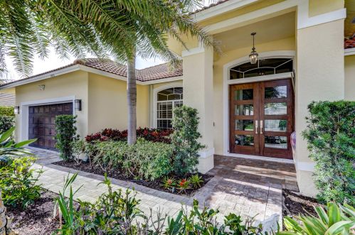 1241 Bimini Ln, West Palm Beach FL  33404-2770 exterior