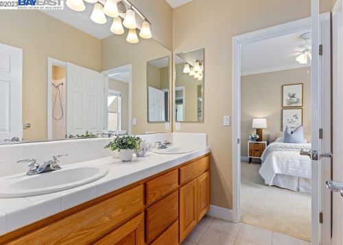 10864 Inspiration Cir, Pleasanton CA  94568-5562 exterior