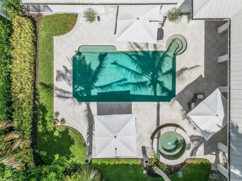 1287 12th St, Naples, FL 34102-5225