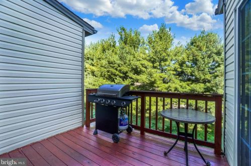 143 Chandler Dr, Red Lion PA  17356-8759 exterior