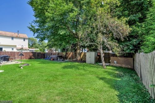 113 Santa Fe Trl, Hopatcong NJ  07843-1247 exterior